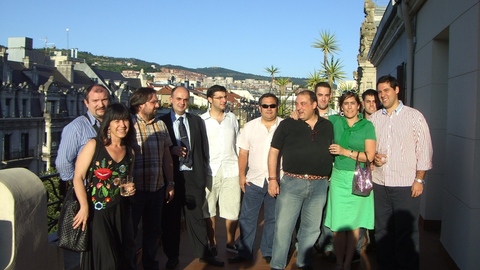 Foto: Algunos de los blogeros participantes en la charla.