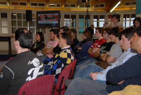 Argazkia: Ekitaldiaren partaideen bista panoramikoa 